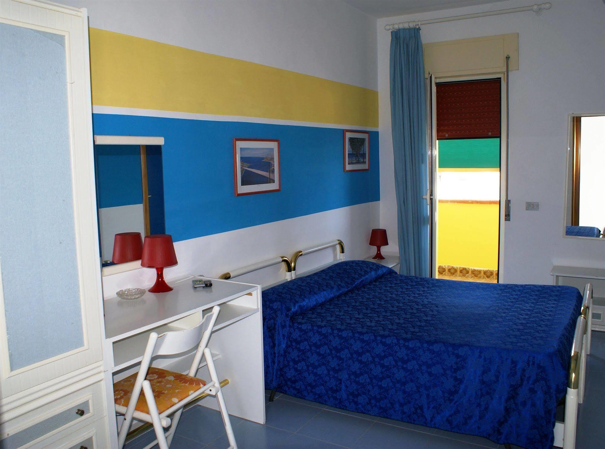Hotel Cristina ดิอามันเต ภายนอก รูปภาพ